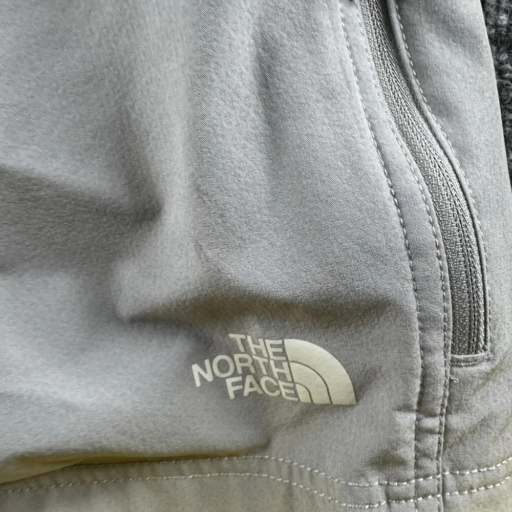 The North Face Shorts Mens 34 Gray FlashDry Hiking Zip Pocket Trail Outdoor